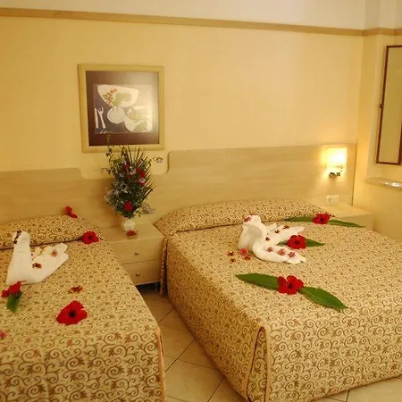 Club Golden Beach Hotel